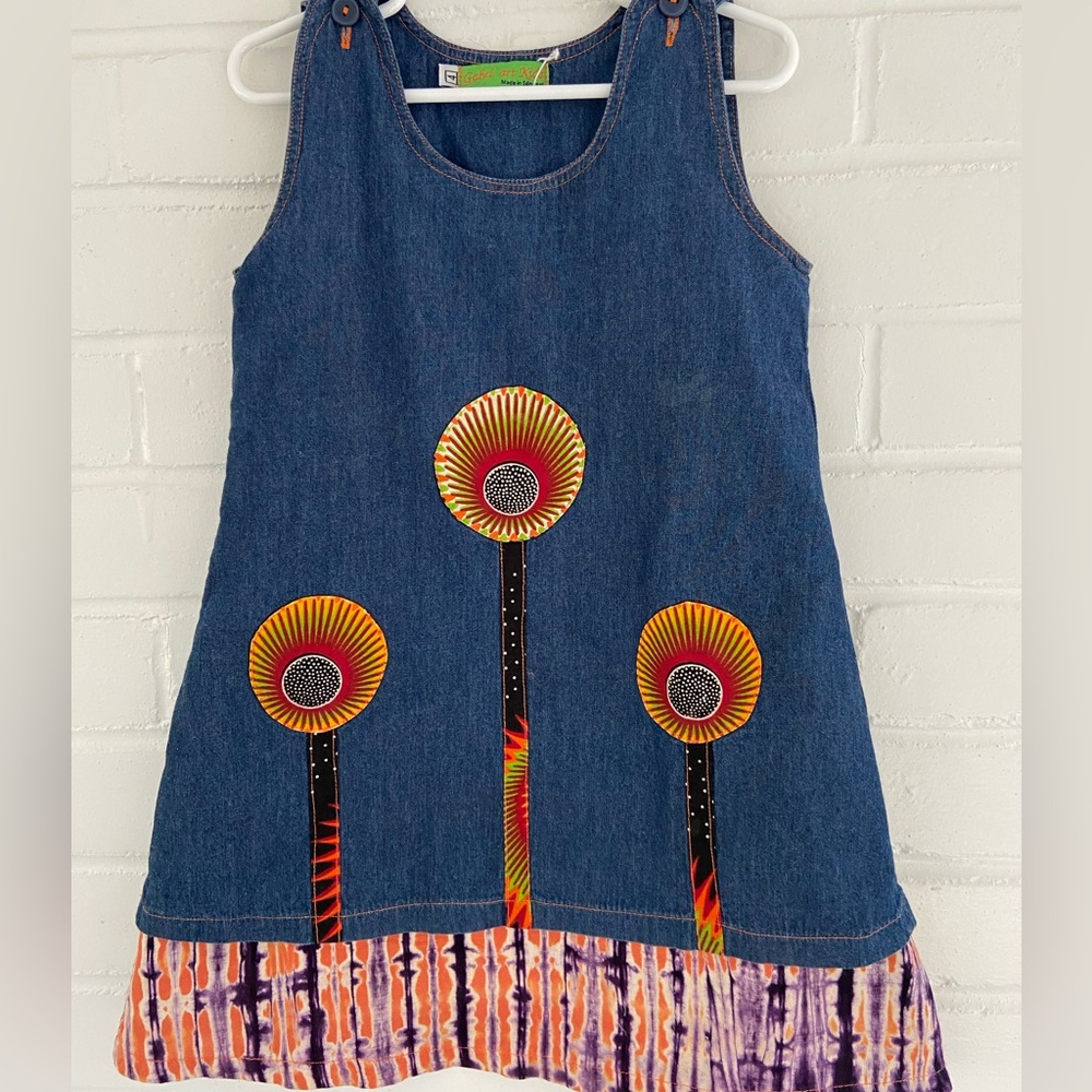 Girls Artsy Denim Sundress Bright Floral Appliqué On Front Tye-Dye Underlay Sz 4